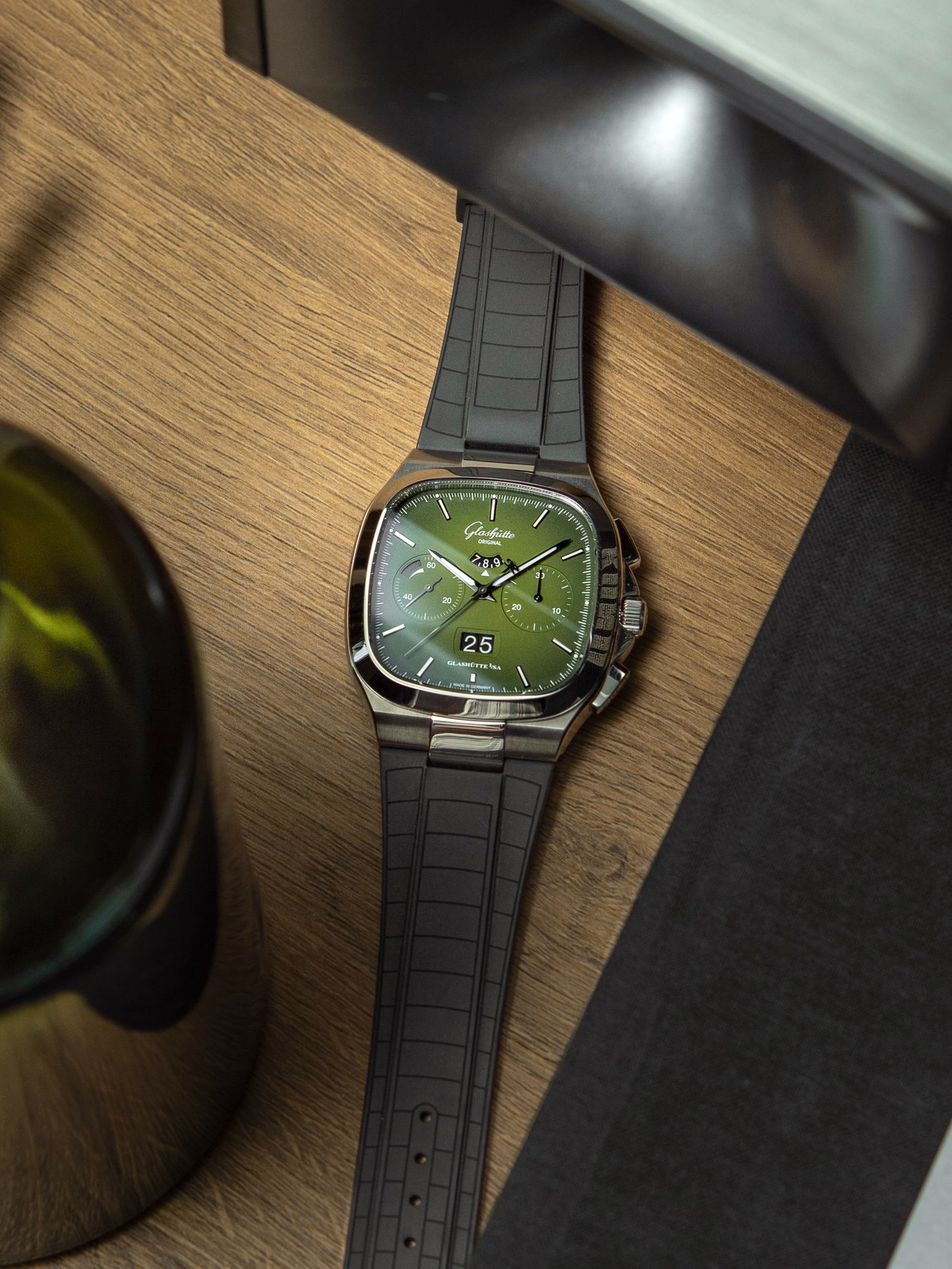 Seventies Chronograph Panorama Date