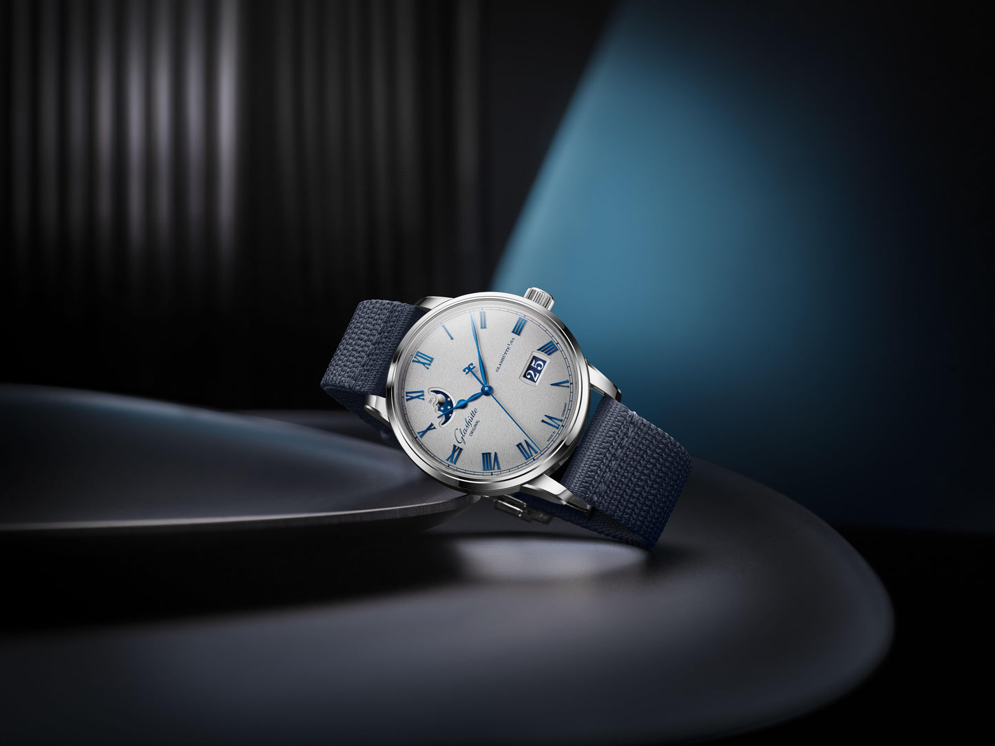 Senator Excellence Panorama Date Moon Phase