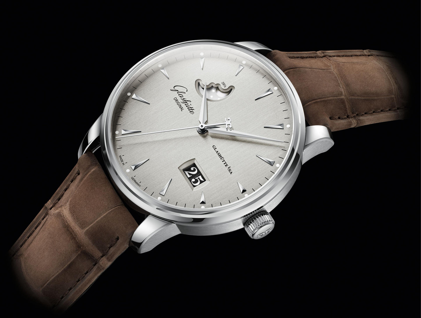 Senator Excellence Panorama Date Moon Phase