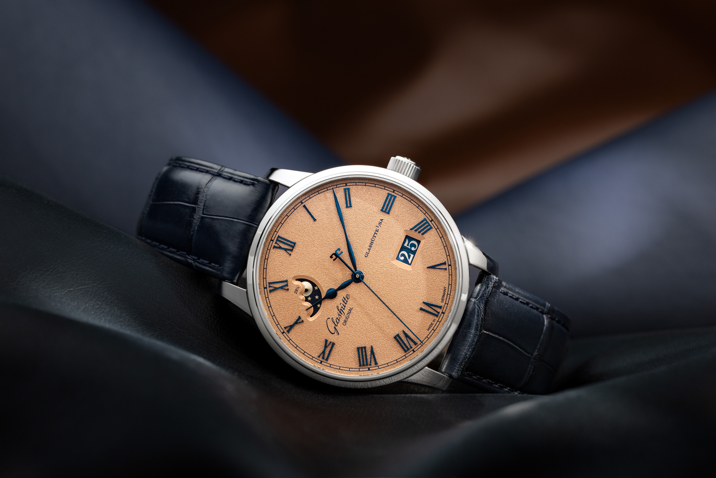 Senator Excellence Panorama Date Moon Phase