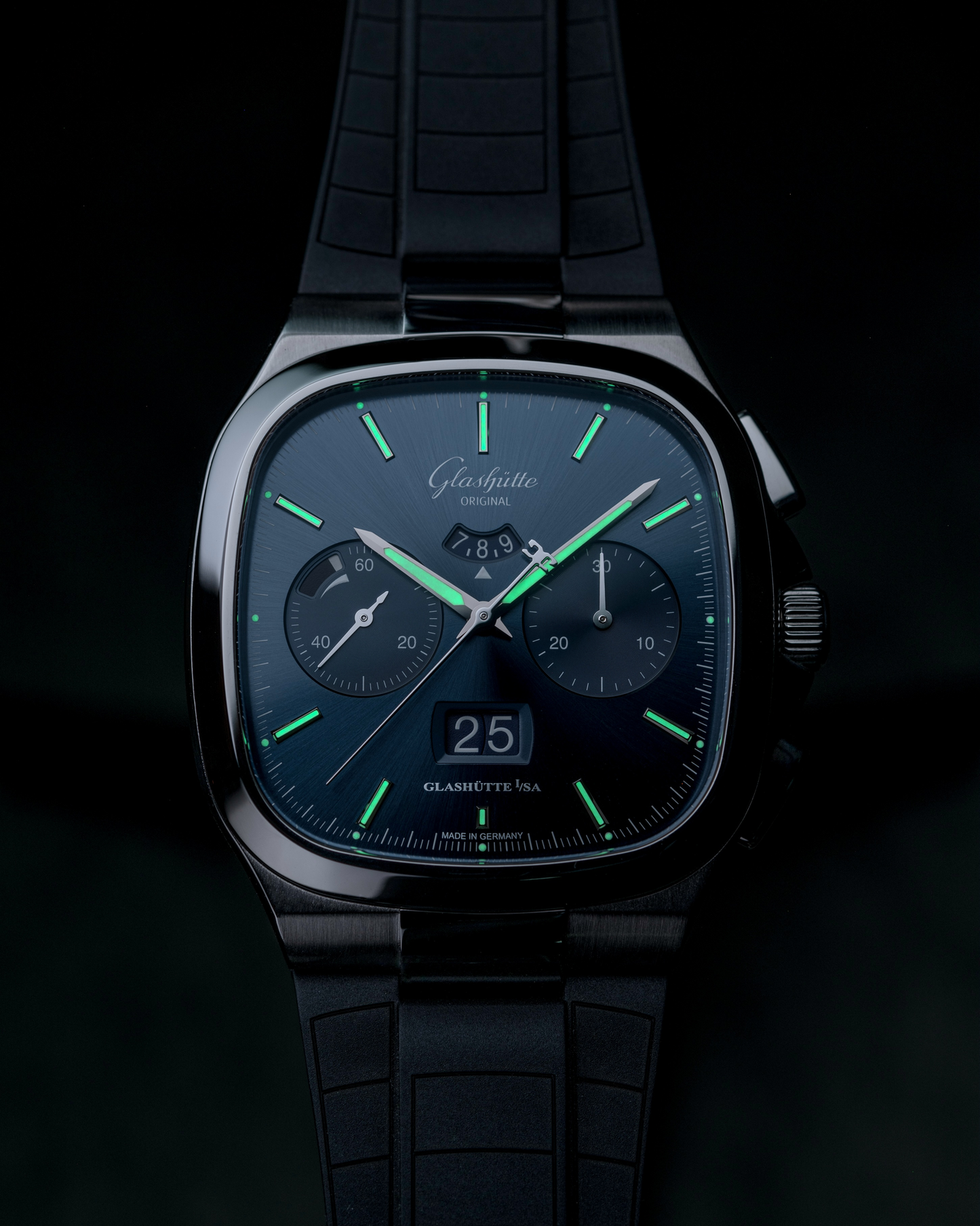 Seventies Chronograph Panorama Date