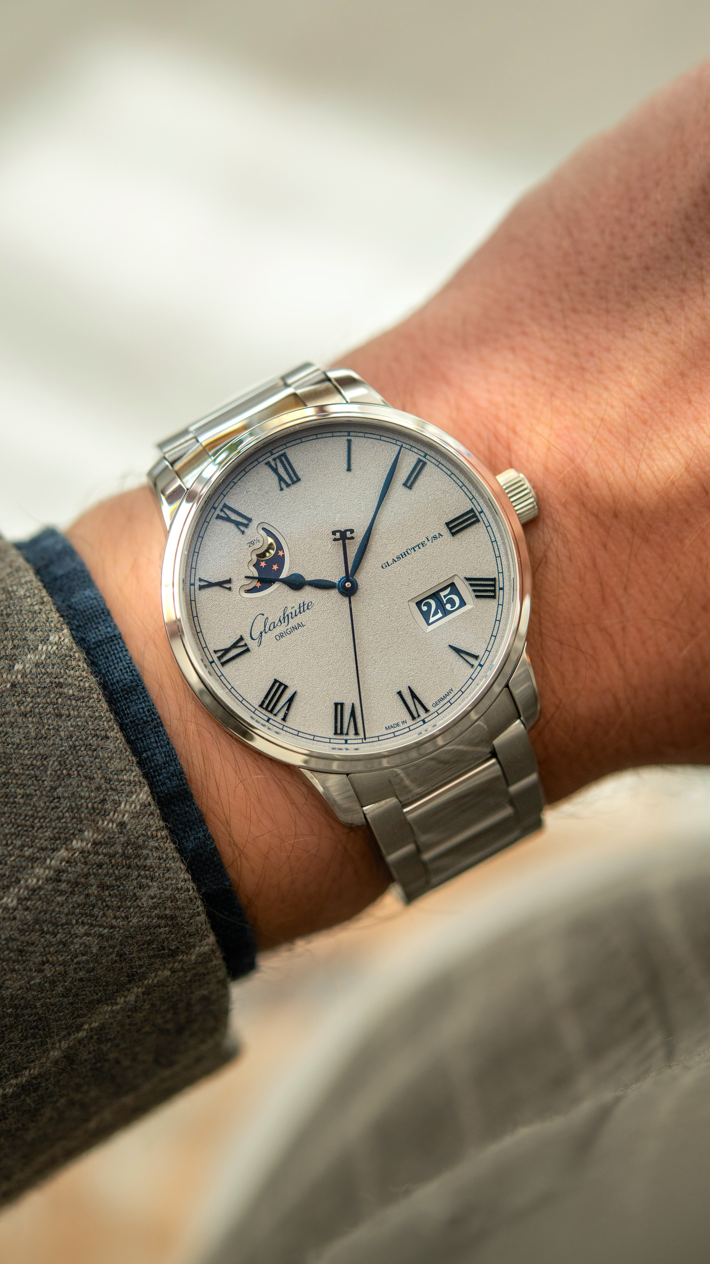 Senator Excellence Panorama Date Moon Phase