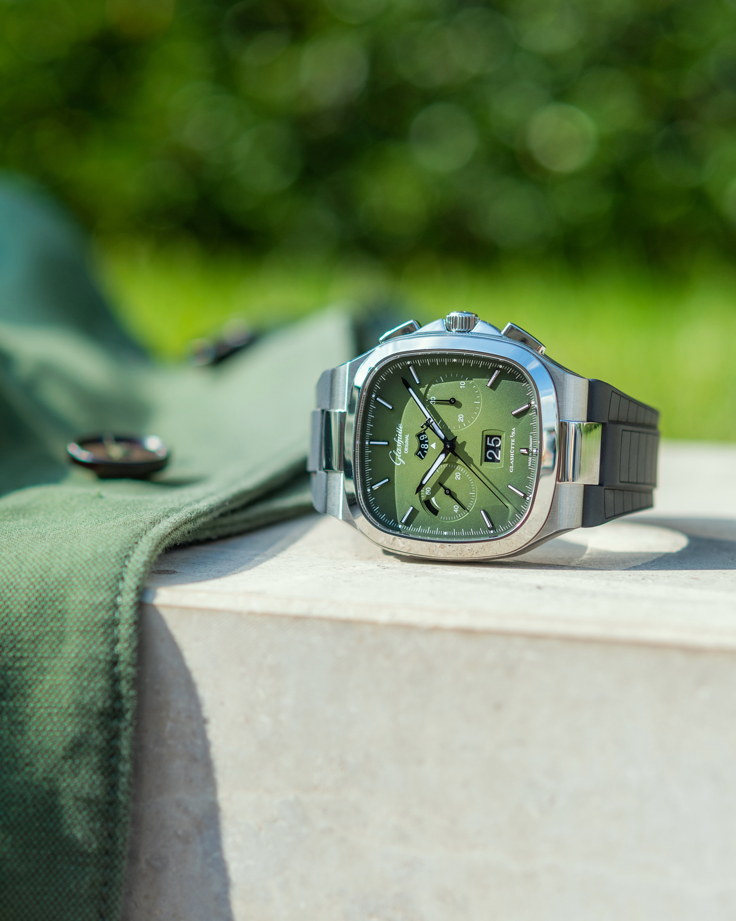 Seventies Chronograph Panorama Date