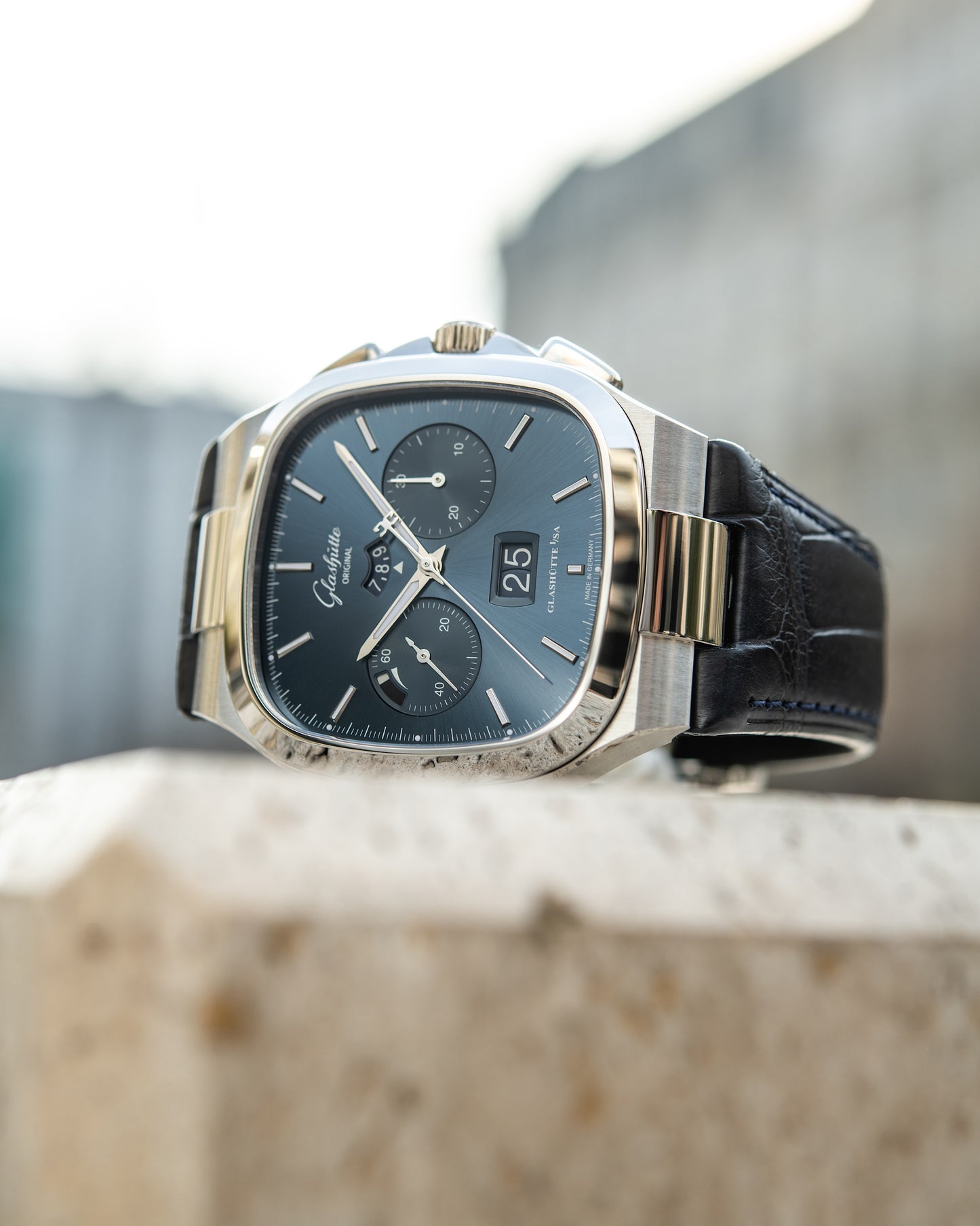Seventies Chronograph Panorama Date